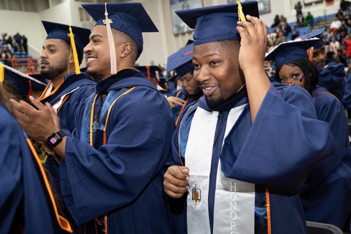 MorganStateU's tweet photo. Weβre proud to call you #MorganMade! Congrats to our Class of 2022! π #MorganGrad2k22 https://t.co/gwwxV2UZSB