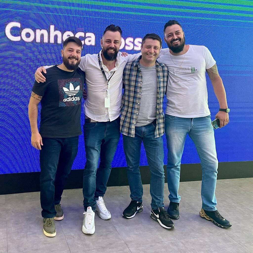 fmastrella's tweet photo. “Quando todos avançam juntos, o sucesso ocorre por si só.” Henry Ford https://t.co/9mF75l3nYr https://t.co/muaul8tBSC