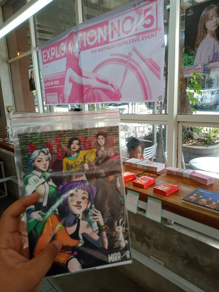 SeriesMirror's tweet photo. MIRROR is here at @ViViPHOfficial Exploration No. 5 event. Come now and get exclusive freebies if you haven't yet. Let's see each other! ✨
#MirrorSeries #LOONAxJoJoAU #GraphicNovel #BookSeries https://t.co/aufSZu3g9j