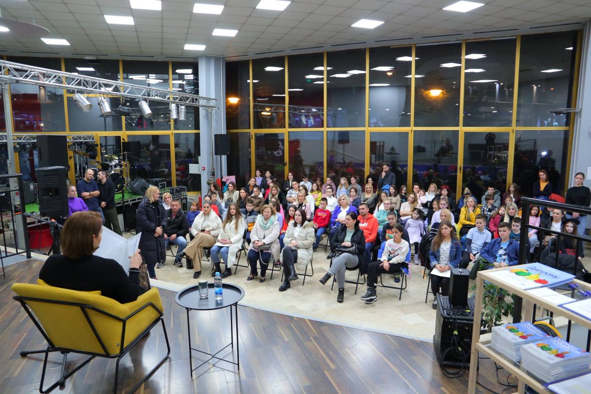 Edukativni program o pravilnoj ishrani za cijelu porodicu održan u Domu omladine u Banjaluci 10. decembra
nevidteatar.com/edukativni-pro…