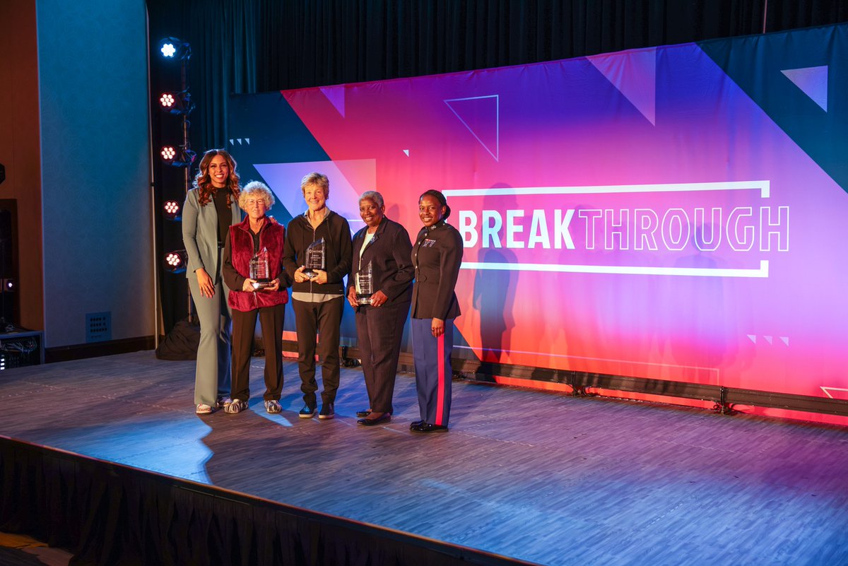 WeCOACH's tweet photo. Second half of The BreakThrough Summit - that's a wrap!
We are grateful for everyone that participated in the transformative conversations today.
Thank you @hudl for the partnership that helped make today possible.
#WeCOACH #BreakThroughSummit https://t.co/3q3fP2lAl3