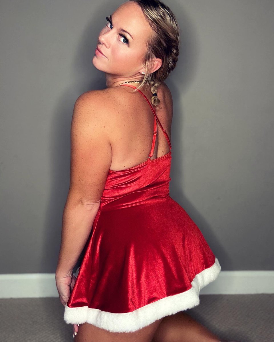TheLexiMay's tweet photo. Have you been naughty 😈 or nice 😇??

 See https://t.co/lhconTmtmd for more 😈

#onlyfans #onlyfansgirl #onlyfansbabe #onlyfansmilf #santababy #milf #hotmom #hotwife #mrsclaus  #christmasvibes #christmasiscoming #curvygirl #greeneyes https://t.co/mIzalh6tY3