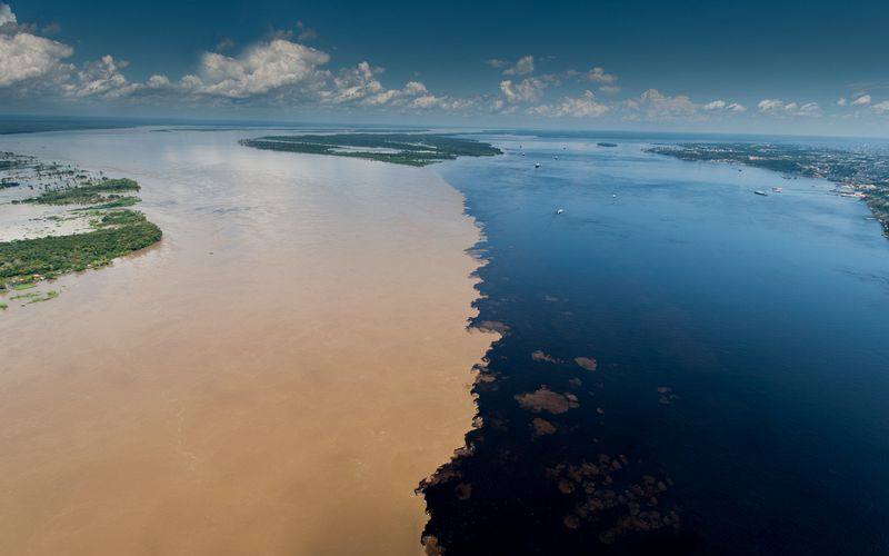 Jbribeiro1Wiki's tweet photo. @OTerrifying We have a frontier like that down here in Brazil also. The confluence of the Amazon and Negro rivers is as spetacular as this. https://t.co/sG2FJkcXau