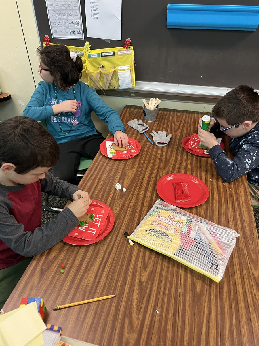 graham3rd's tweet photo. Such a fun holiday party with cookie decorating and pass the present! https://t.co/HbXWHBNQTn