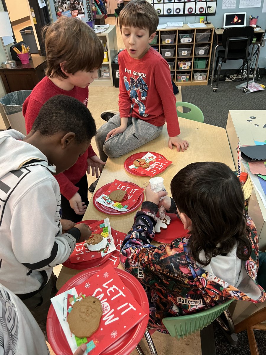graham3rd's tweet photo. Such a fun holiday party with cookie decorating and pass the present! https://t.co/HbXWHBNQTn