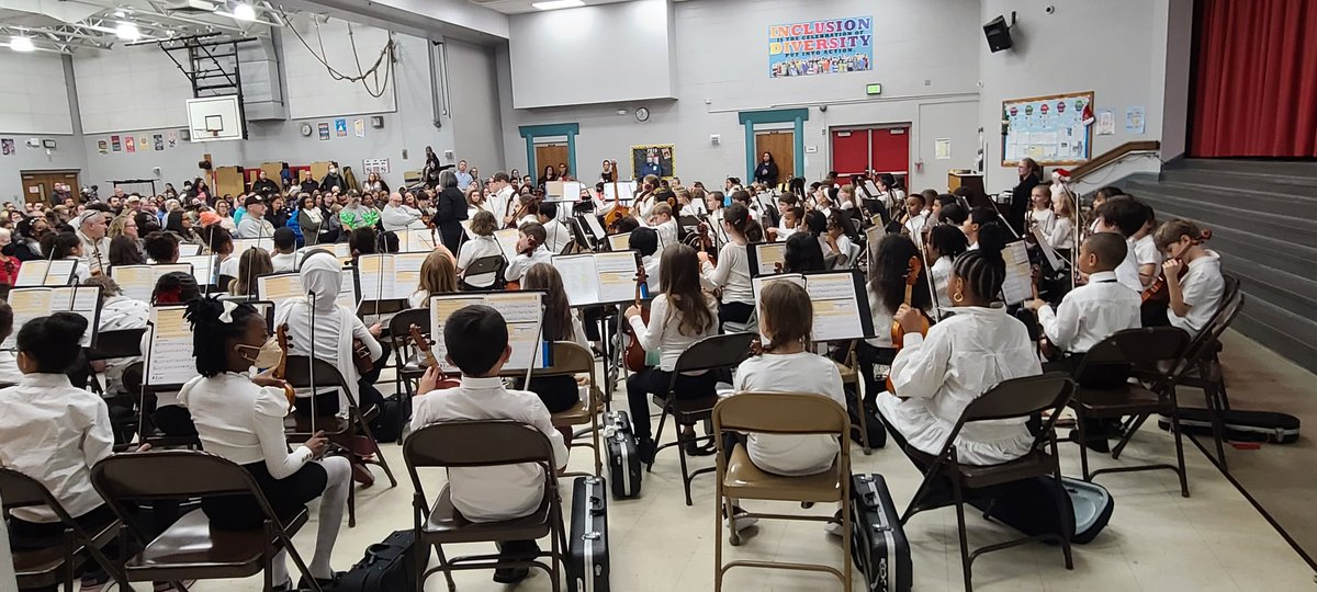CrftMeadowsAACP's tweet photo. Our Musical Mustangs continued to spread Holiday Cheer both last night at a Standing Room Only concert and today for our Mustang students and staff. #StringsConcert 🎻🎼 #MustangPRIDE 🐎 @MusicAACPS https://t.co/O13SR0W9Oc