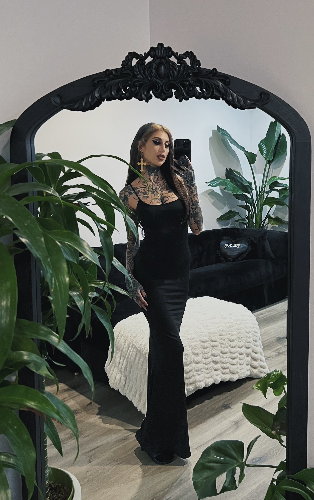 poison 🖤🗡️ on Twitter "Morticia has entered the chat 🥀 https //t.co