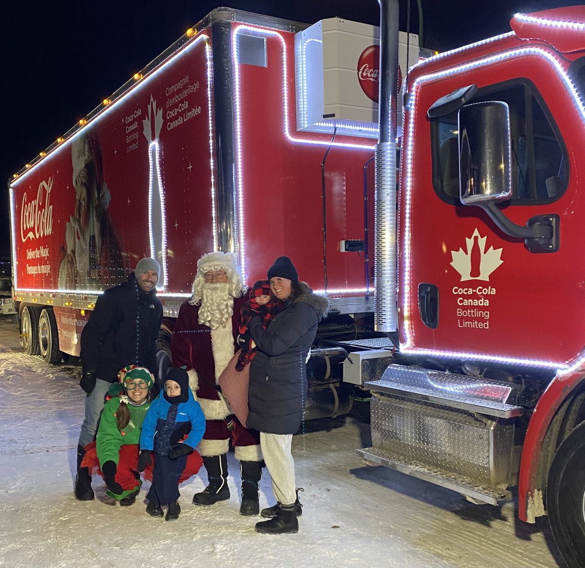 kylemacy's tweet photo. Santa and his @CocaCola semi-truck drove through our crescent tonight - so naturally, we had to get a picture with him🎅🏼

#santaclaus #cocacola #merrychristmas https://t.co/9E4L4Z3gB5