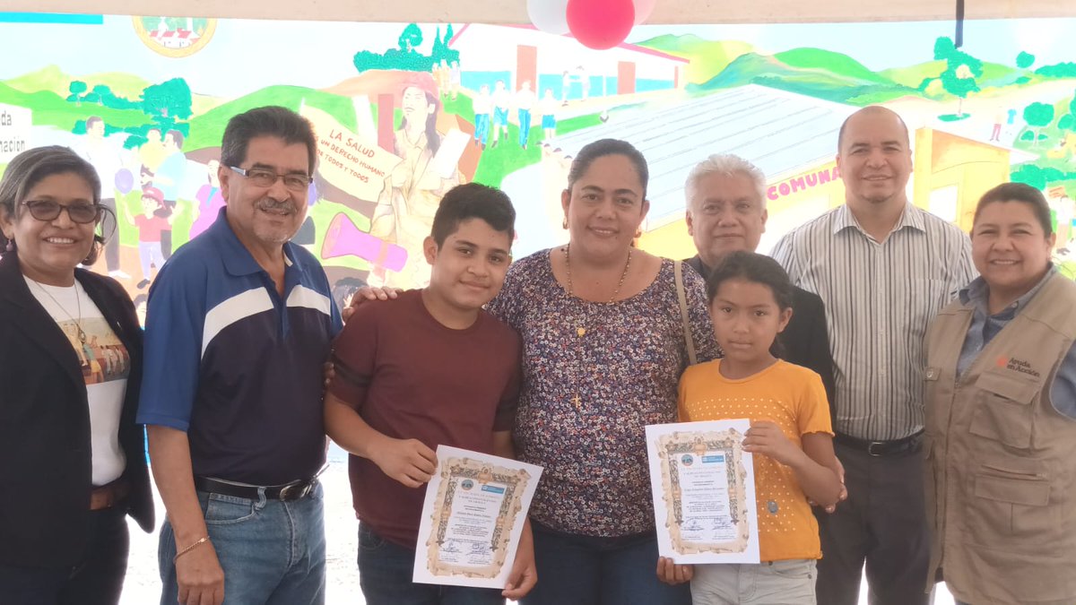 NicaSoberana's tweet photo. #Somoto
#AldeasSOS, junto a Autoridades del Municipio, inauguran el Mural "Construyendo Comunidades Libres de Violencia."
Esto gracias al apoyo de Alcaldía Municipal, MINED, Ayuda en Acción.
#DiciembreAlegriasFamiliares https://t.co/P6IyA8Y2Qt