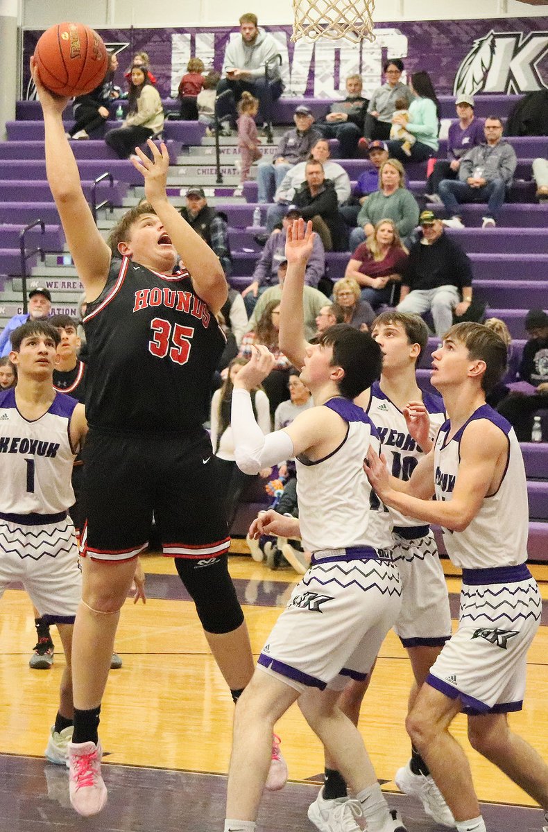 pencitycurrent's tweet photo. Boeding takes over in fourth as Hounds get first win: Fort Madison downs Keokuk 44-38 behind Boeding's 13 > https://t.co/atH732arAT
KEOKUK - The Fort Madison girls lost their first game of the year Friday night in Ke. . .

Read the complete game recap at https://t.co/iaYieYam1P . https://t.co/s2JczZmKyE