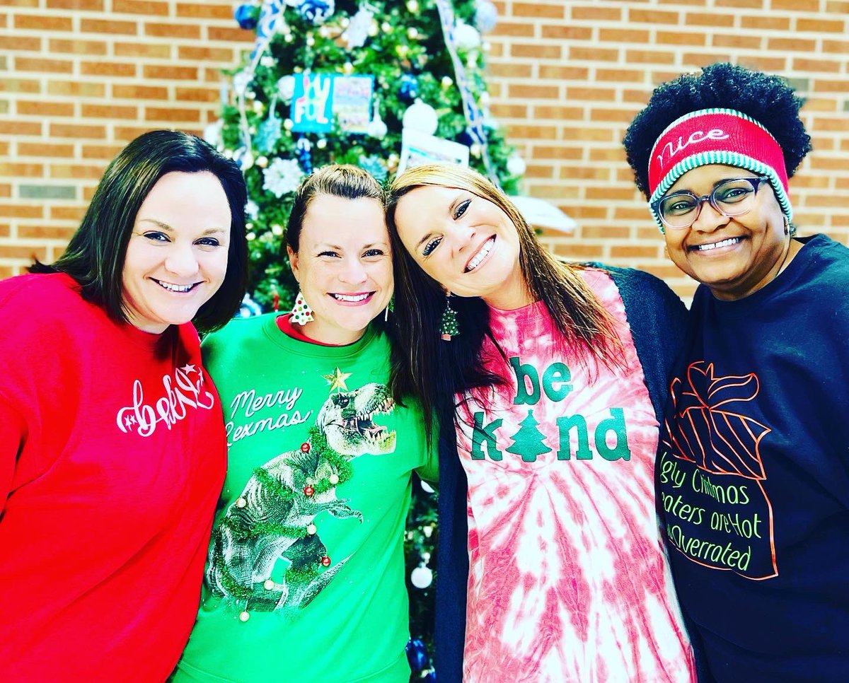 theteachermrse's tweet photo. A truly AMAZING team is hard to find…THANK YOU for being mine! @JFDRAKEMIDDLE #teampanthers #mathteachers #holidayspiritweek @TeachwithTLC @catealexandra26 @the334teacher https://t.co/LKqq2mkk8N