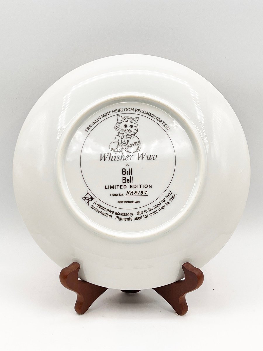 kitten_evriday's tweet photo. Vintage Franklin Mint "Whisker Wuv" Collector Plate by Bill Bell | KA3130
 #Ka3130 #BillBell #VintageFranklinMint #WhiskerWuv #cats #vintage #Kitty #gift #CollectorPlate #MeowSlumberVintage #EtsyEmail

👉https://t.co/AV3iA5WkHk https://t.co/zGGShrbqH3