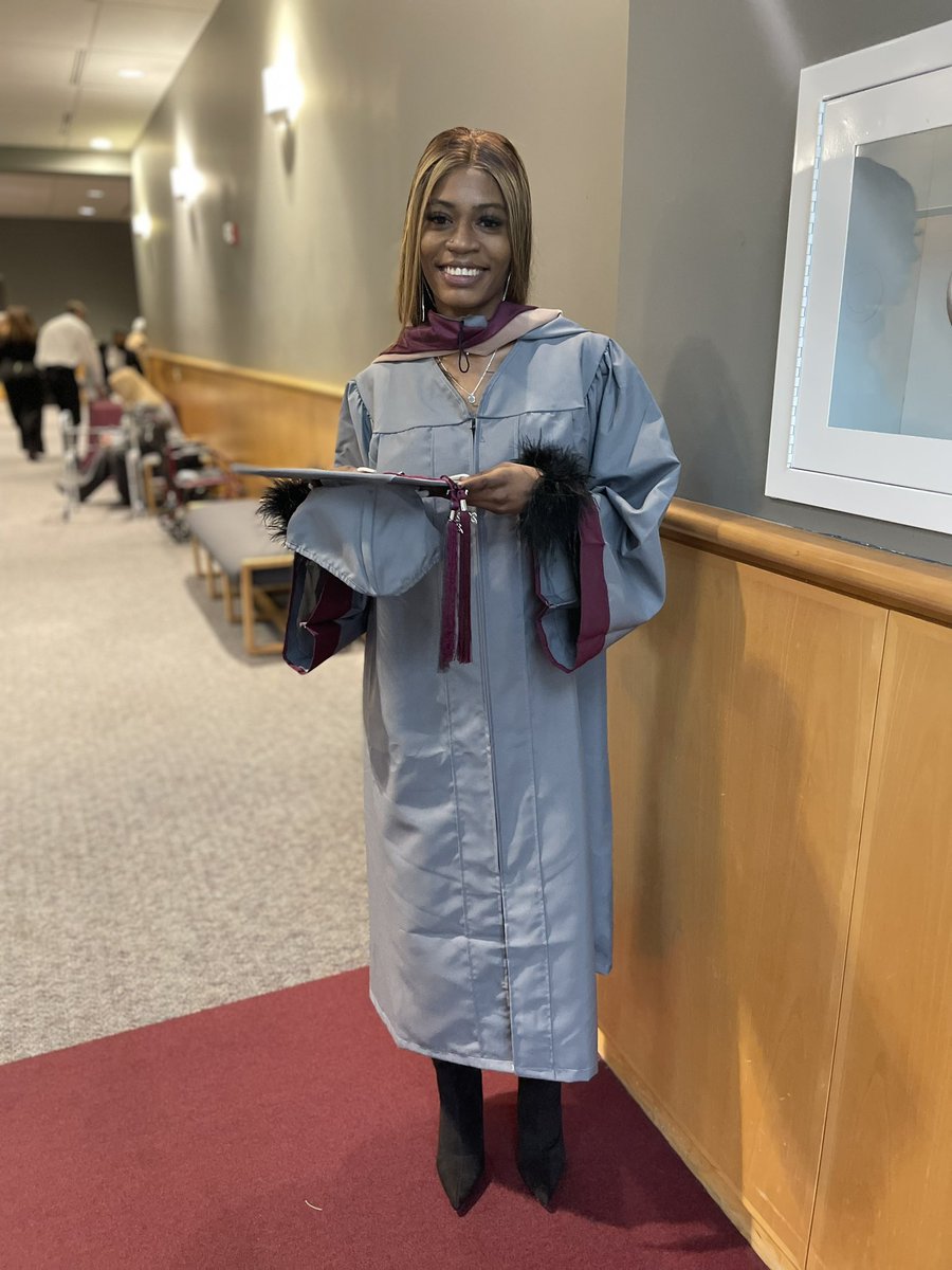 MekaEstep's tweet photo. I’m the MUVA of a college graduate!! And I am so proud!! #melanatedandeducated #wesnatchdegrees #legacyofscholars #mekaskids #umesgrad https://t.co/dFIgVl0TJn