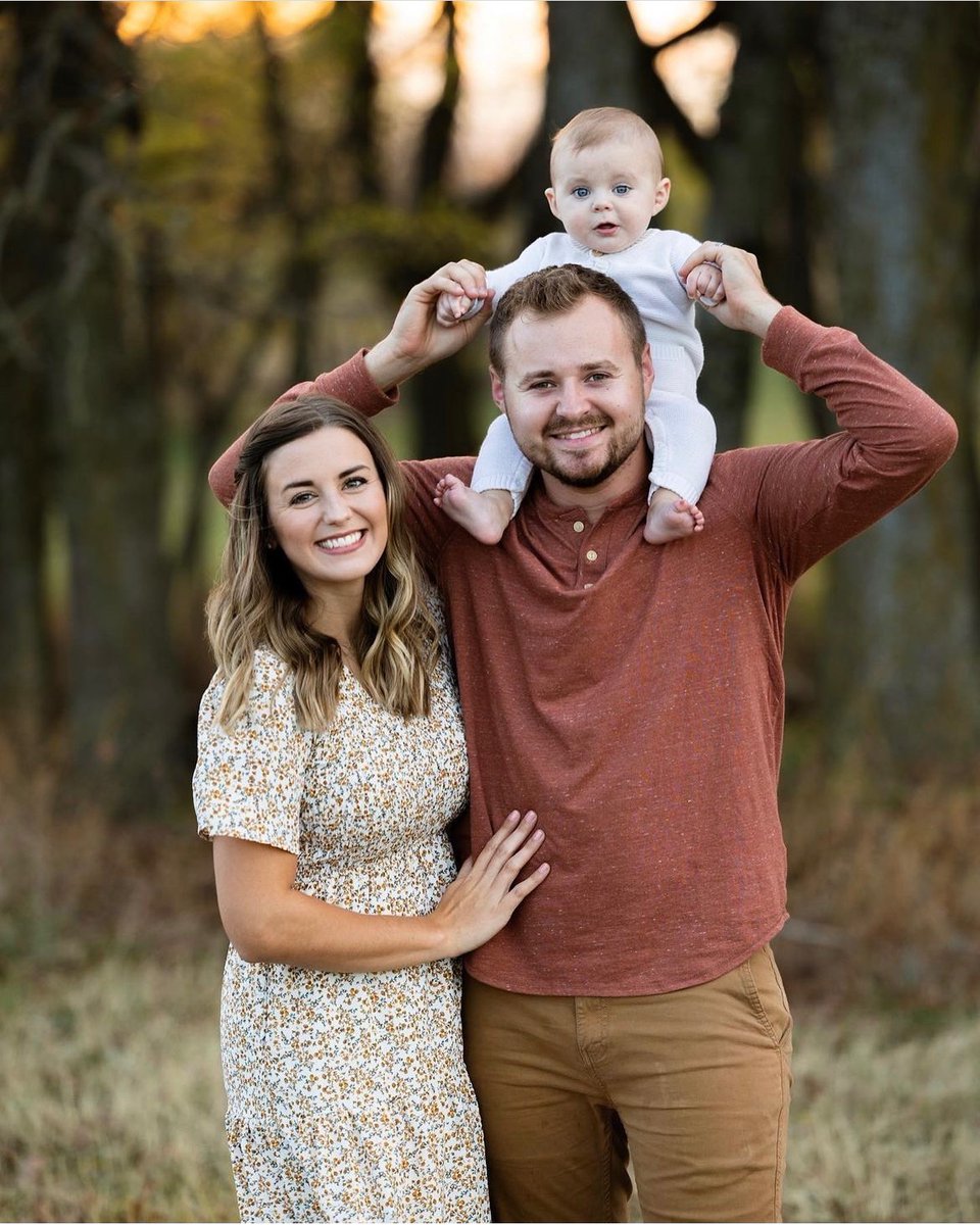 Duggar Sisters tweet media