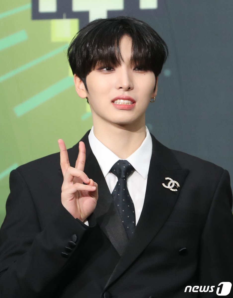seohocafe's tweet photo. 221216 kbs gayo red carpet #shgallery #sharticle
๐https://t.co/3BIth5WVgu
๐https://t.co/TaviPdw9nG
@official_ONEUS #์์ด์ค #์ํธ https://t.co/w8K8RZ85ND
