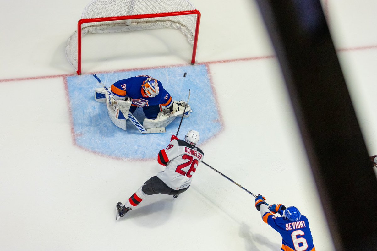 UticaComets's tweet photo. The Move. The Finish. The Captain. https://t.co/sFdCOwHNtS