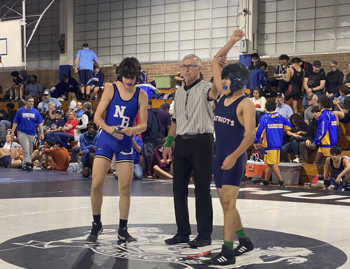 vmhs_wrestling's tweet photo. Patriotsβ JV wrestling takes on 20 teams at the MacArthur Winter Classic. Great start to a long night! #MeetUsOnTheMat #LockedIn #SLITMSFM @JISD_ATHLETICS @SAVeteransHS https://t.co/cLQtJ3AHKR