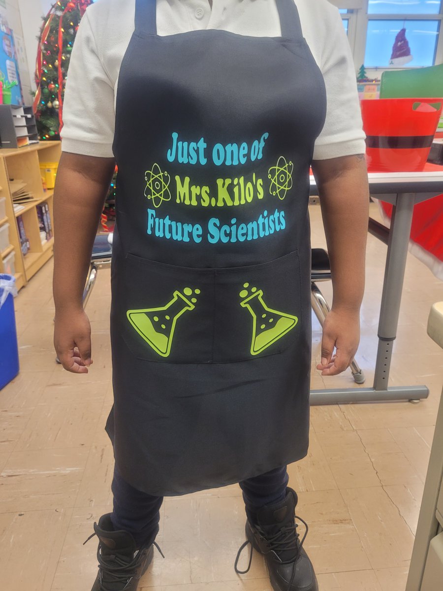 CPSNetwork3 (@cpsnetwork3) on Twitter photo There’s SNOWplace like Leland! Mrs. Givens-Kilo has transformed her classroom into an absolute winter wonderland for her second grade scholars. Check out the cozy reading nook, the science lab aprons, & all the attention she puts into every inch of her classroom. <a href="/ELelands/">LelandSchool</a> There’s SNOWplace like Leland! Mrs. Givens-Kilo has transformed her classroom into an absolute winter wonderland for her second grade scholars. Check out the cozy reading nook, the science lab aprons, & all the attention she puts into every inch of her classroom. <a href="/ELelands/">LelandSchool</a>