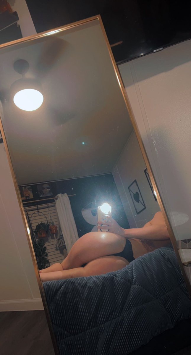 HayleyKnight69's tweet photo. @OnlyFansGainSub Christmas sale on my OF 🎄😜 https://t.co/TXPg5iyinC