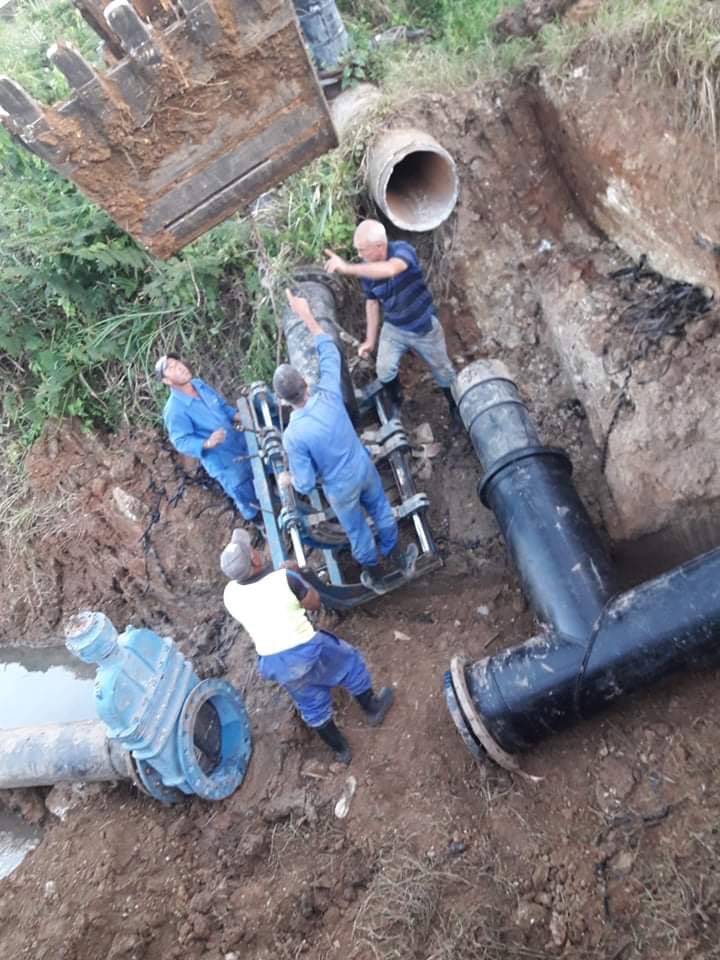Los trabajadores de la brigada Conductora de <a href="/EMROHCentro/">Empresa Mtto y Rehab Obras Hidráulicas Centro</a> trabajan en la conexión de pozos en la hermana provincia de #PinardelRío 
#AguaPotable <a href="/MayabequeEAA/">Empresa De Acueducto y Alcantarillado Mayabeque</a> <a href="/HdezIma/">Ima Hdez</a> <a href="/MarileivysEmroh/">Marileivys Coello Perez</a> <a href="/ChirinoValdes/">Francisco Ismael Valdés Chirino</a> <a href="/OSDE_AyS/">OSDE Agua y Saneamiento</a> <a href="/PedroRo74049818/">Pedro Rodríguez Campos</a> <a href="/AbelSalasGarcia/">Abel Salas Garcia</a> <a href="/InesMChapman/">Inés María Chapman Waugh</a>