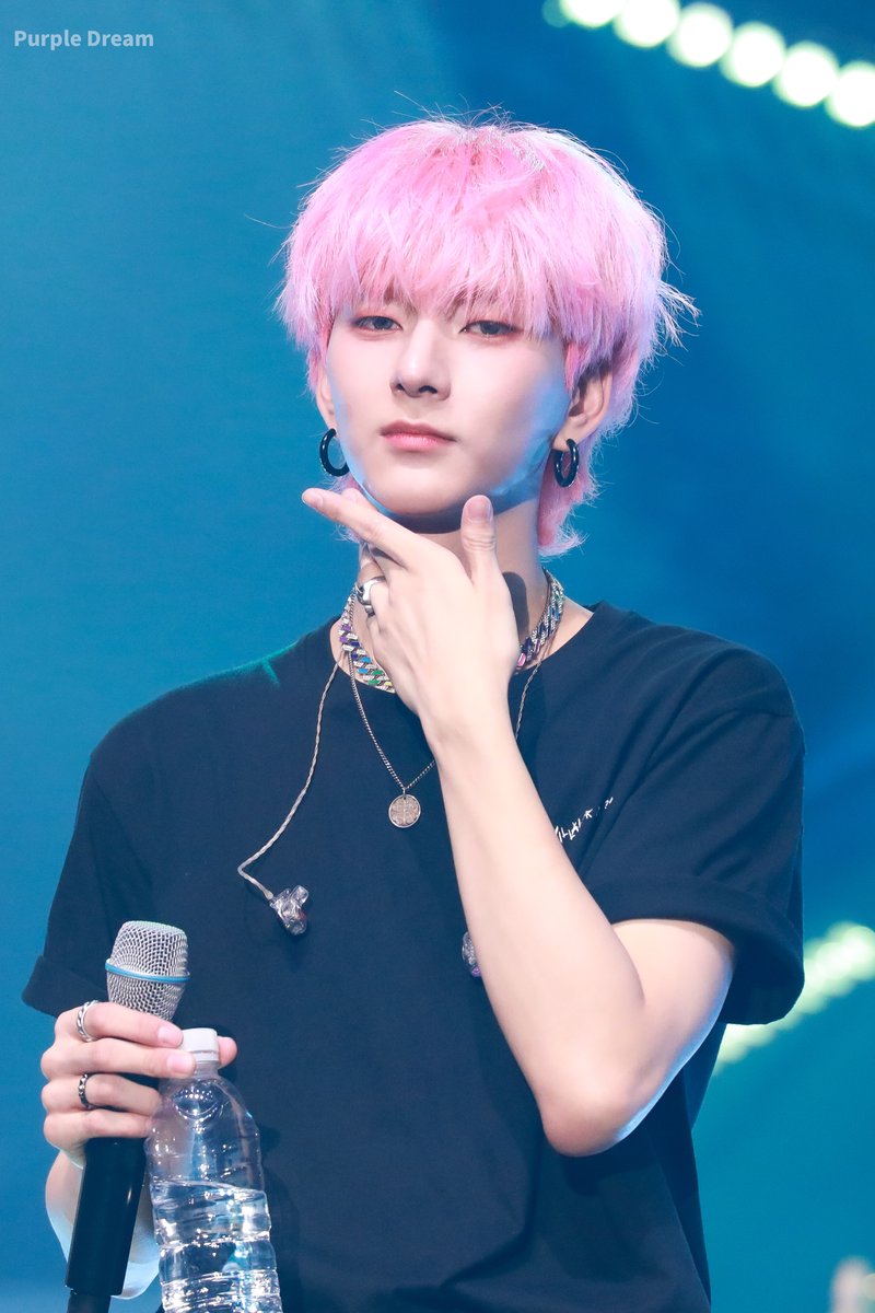PurpleDream0611's tweet photo. 221216 HQ

오승민 정말 미인이셔…💧

#오드 #오승민 #Ode #엑스디너리히어로즈 #XdinaryHeroes #엑디즈 https://t.co/p8ydmp47Wl