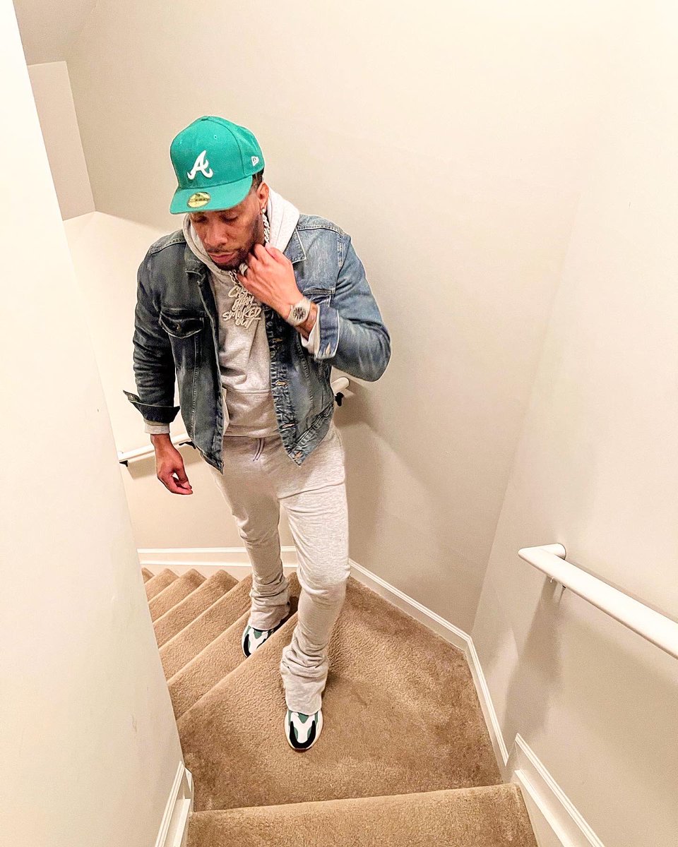 CARDIsoHIGH's tweet photo. LURKINNNNNN 🦖🦖🦖 @PUMA https://t.co/fezVgNKQQC