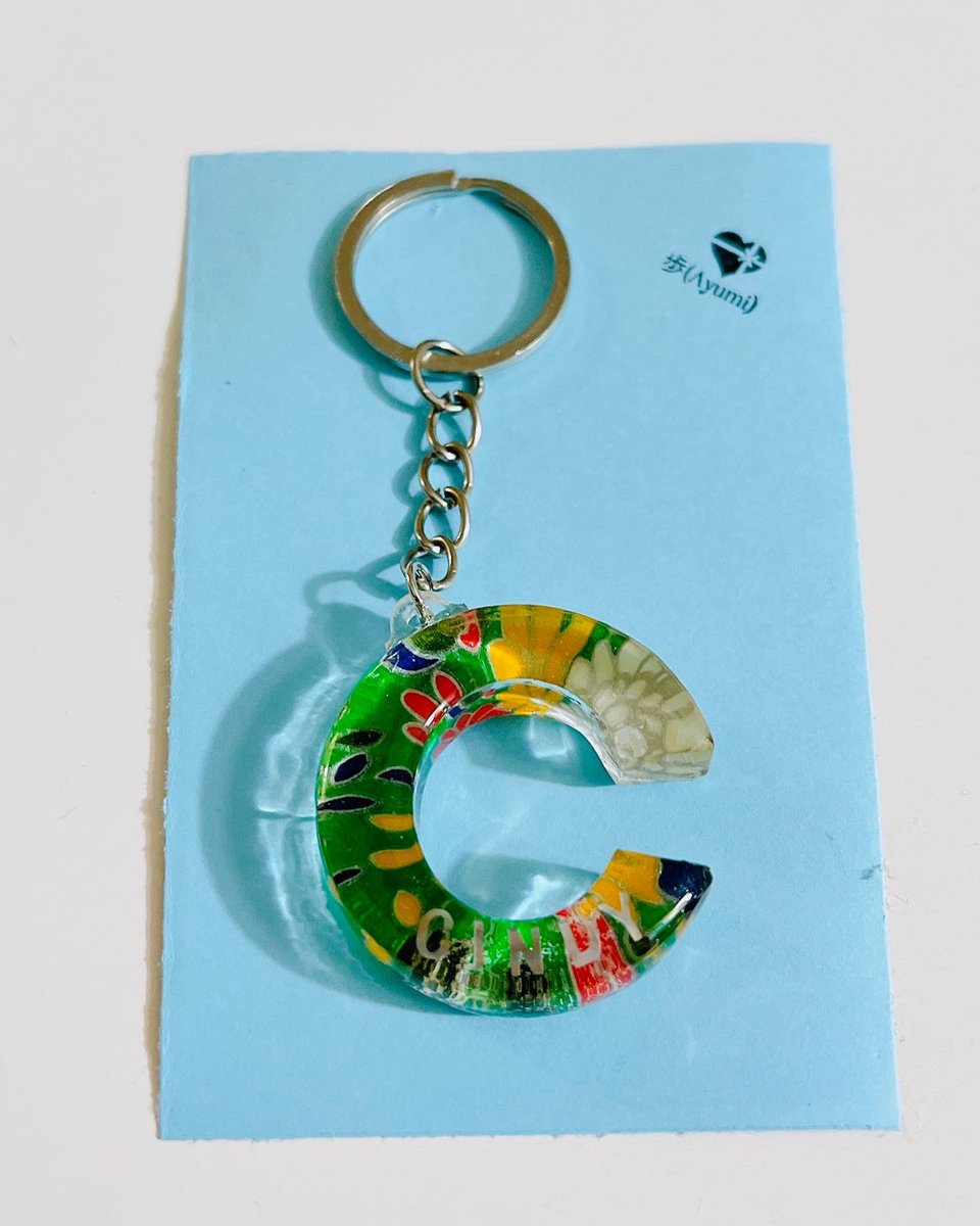ChNP0CXQ4ShN4VZ's tweet image. This is a Christmas gift for my son's teachers. I started making them last night. And today I was able to give these 
to them.✨
At any rate, I can breathe a sigh of relief now that the 1st semester is over!
#handmade #resin #initialkeychain  #christmasgifts #forhomeroomteacher