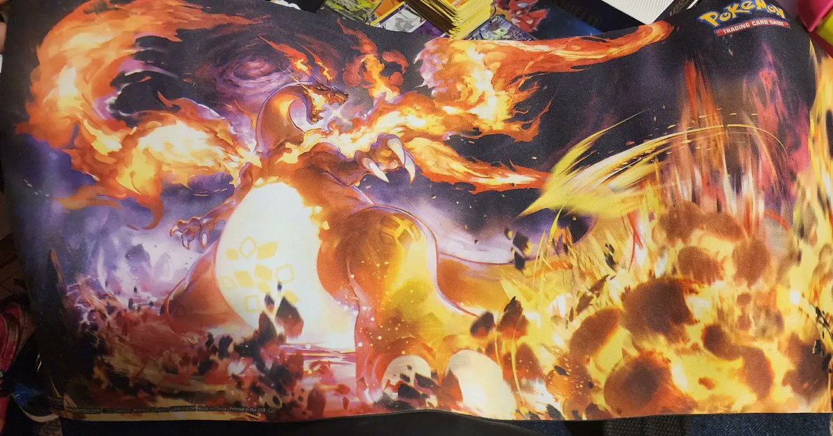LORDxGENGAR's tweet photo. Ayyyoooooo!! Wtf just happened!?!?
Not 1, but 3 alt arts in 1 Charizard UPC? 🤯🤯🤯🔥🙏🏽💜
#Pokemon #pokemoncards #pokemontcg #charizardupc #charizardv #charizard #charizardvmax #pokemonaltart #altartpokemon #pokemontradingcardgame #pokemontradingcards #pokemoncommunity https://t.co/DXGGCy4tNF