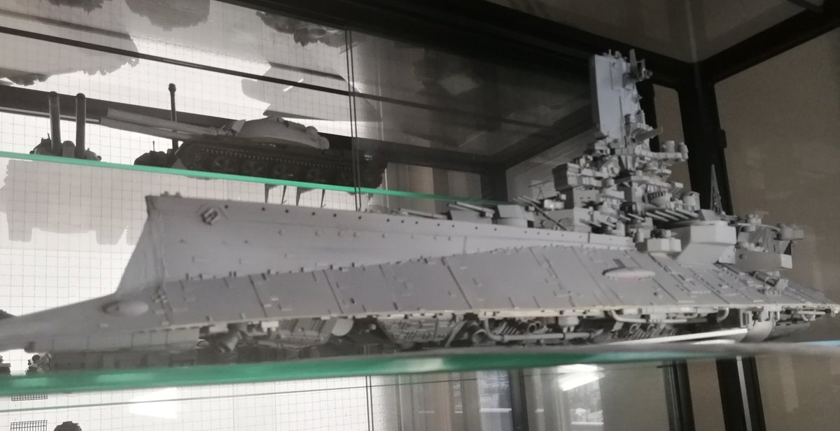 Twitterに登録した日を覚えていますか? #MyTwitterAnniversary 

出版社が口を揃えてTwitterで自分で宣伝しろとか言うから渋々始めたんだよな。最初は何呟いて良いから分からなかったけど改造プラモ載っけたら受けたんで続けられました。その後駄メーテルやムキムキ娘描くなんて想像もしてなかったよ 