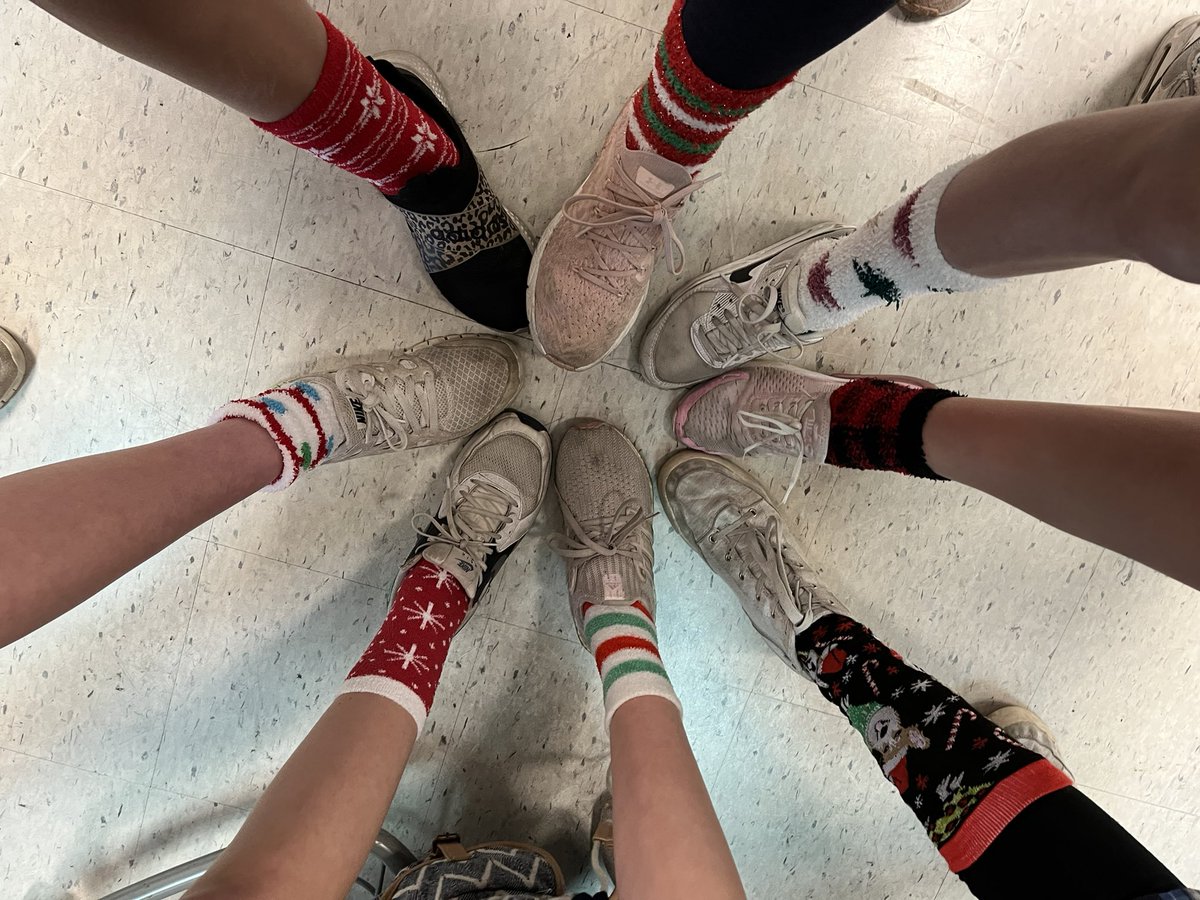 QASTonini's tweet photo. Christmas socks 🧦 on the 9th day of Christmas!!🎄 https://t.co/TYFkvhIaRS
