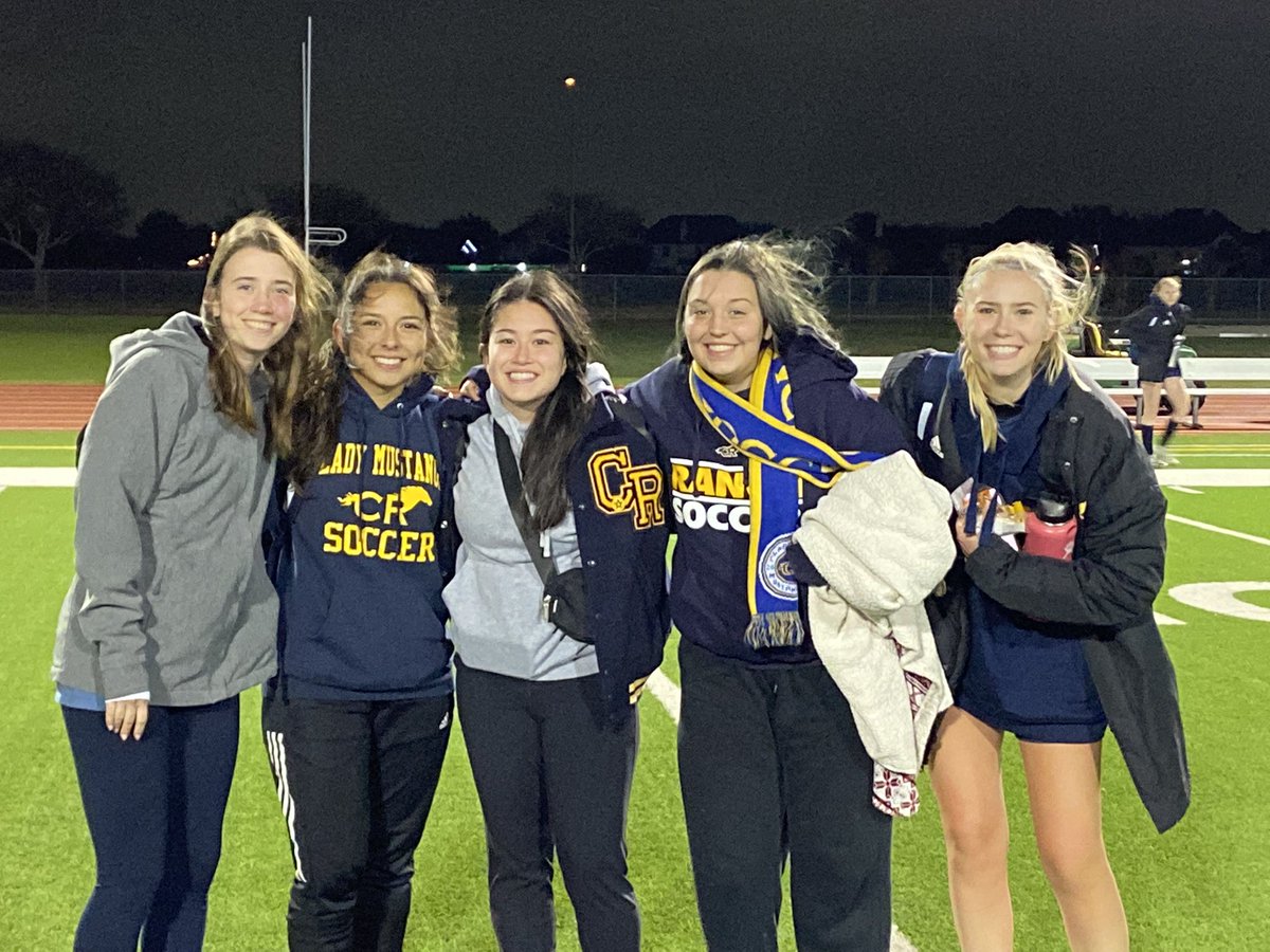 CRHSLadySoccer's tweet photo. Thanks @StratfordGSoc for an  awesome scrimmage tonight. We wish you the best of luck with the rest of your season.  

Several former players were at the game tonight supporting our Lady Mustangs! https://t.co/nXvPBkJpTu