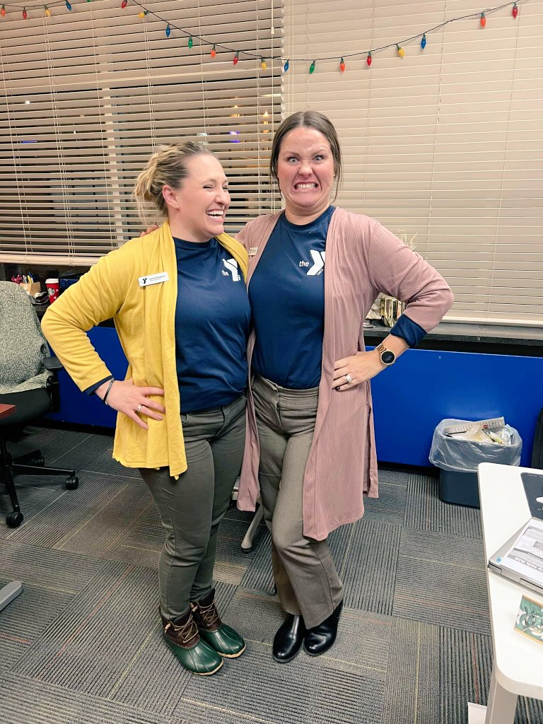 The unintentional match your coworker days are highly underrated. I'm confident matching outfits make you laugh more. Also, never rely on me for serious pictures. @ymcacassclay <a href="/rockyrachL/">Rachel B</a>