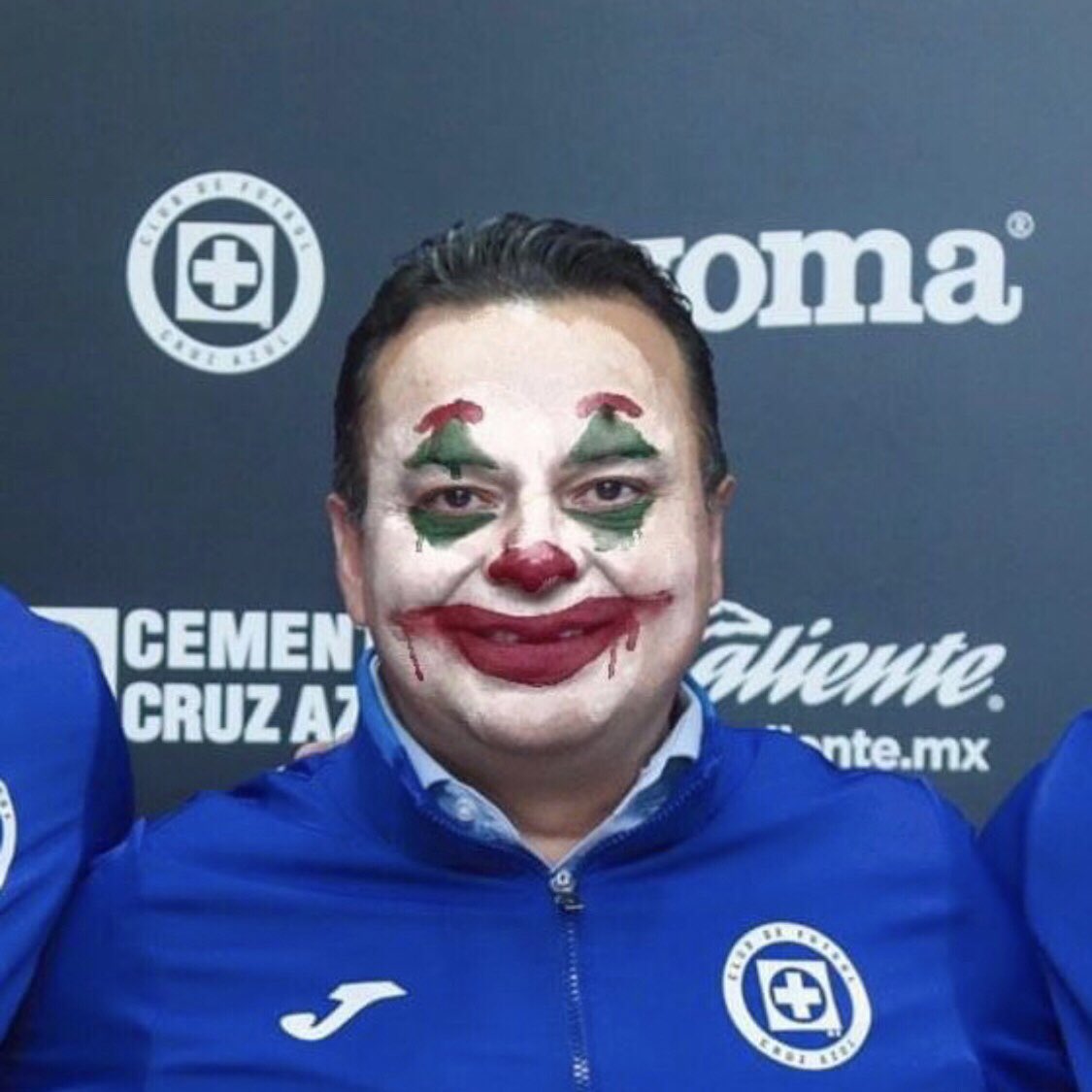 Ciceron_106aC's tweet photo. @LuisAzul0507 @EugenioOP_ @CruzAzul Cuando #VictorVelazquez y su abogado #RafaelAnzures tomaron posesión del #ClubCruzAzul en 2020, contrataron al despacho de abogados RL&A a cargo de David Rajunov con el propósito de encontrar anomalías en la administración del Lic Guillermo Alvarez. A la fecha, no han denunciado. https://t.co/p3EFkpyi7C