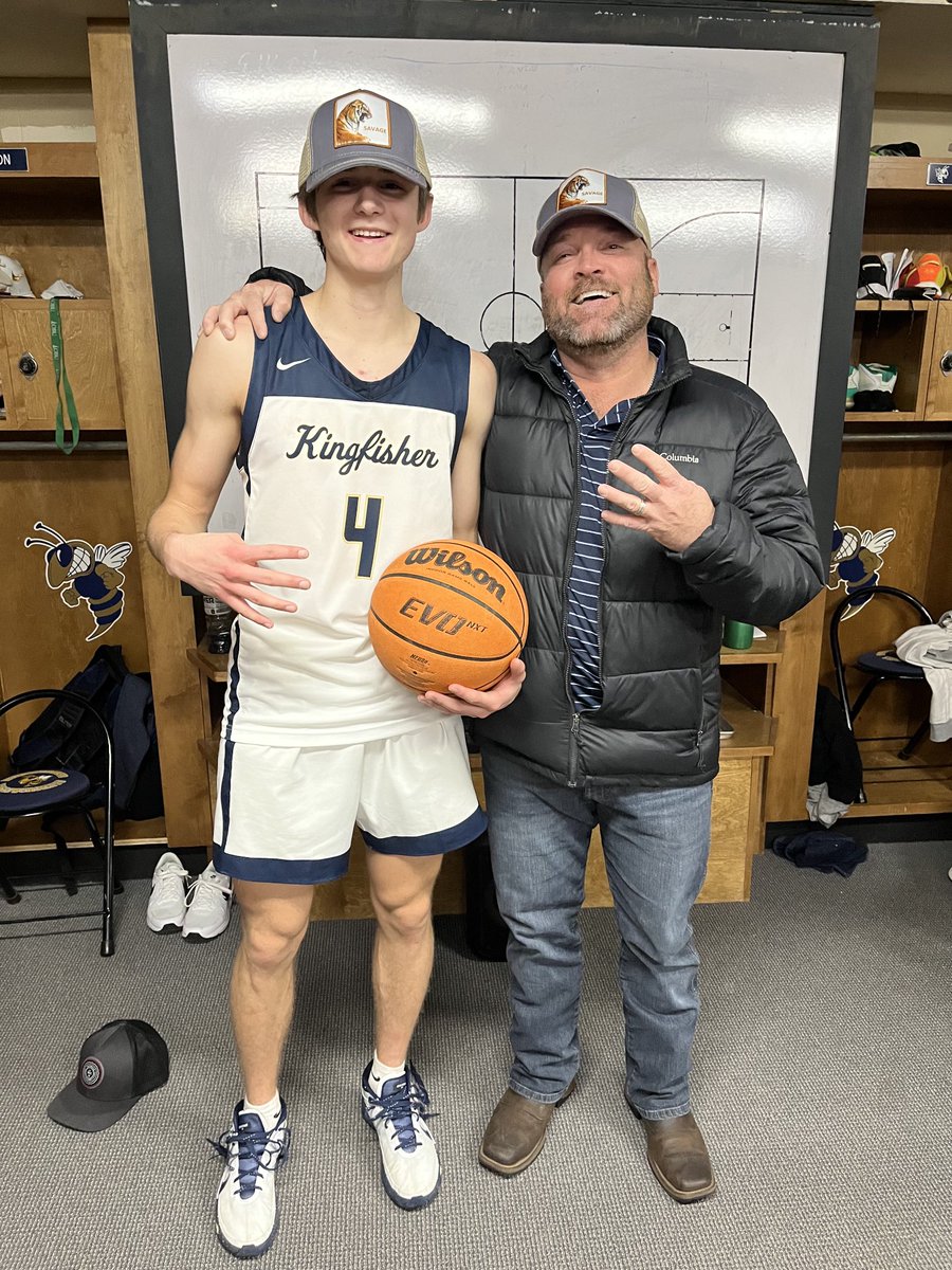 A big congrats to the X man, Xavier Ridenour, on winning this week’s Clint Combs “savage” award.  He was great in all areas for us.  Great effort, great attitude, and a great teammate.  #jackets#swarm