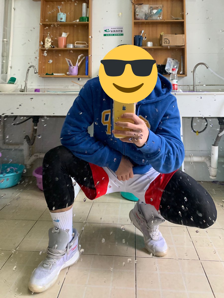 🥛🥛🥛 on Twitter: 哪个好看？ 体育生 腹肌 直男 黑皮