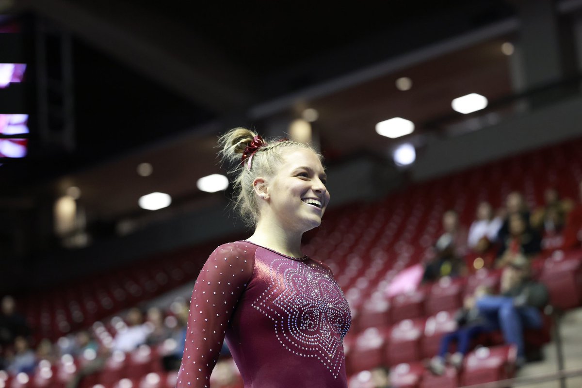 BamaGymnastics's tweet photo. Check out more highlights from tonight on our Instagram story! Thanks for following along✨
#RollTide | #BamaBuzz https://t.co/IVaiwszivi