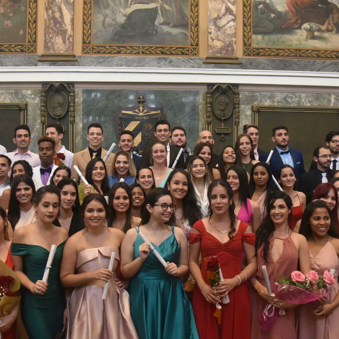 UdeLaHabana's tweet photo. 🤗 Graduación, Facultad de Química de la  Universidad de La Habana, año 2022 (Foto Oficial)

#GraduacionesUH2022 #295UH #OrgulloUH https://t.co/9wy7J3Rrii