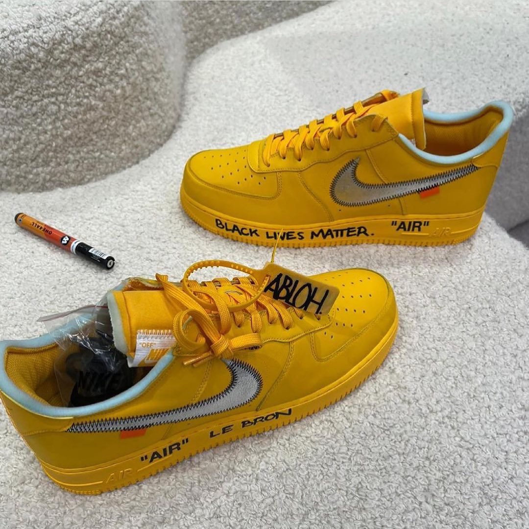 d9sta's tweet photo. Lebron James Previews the Off-White x Nike Air Force 1 “University Gold” https://t.co/rpyRO9U1RE