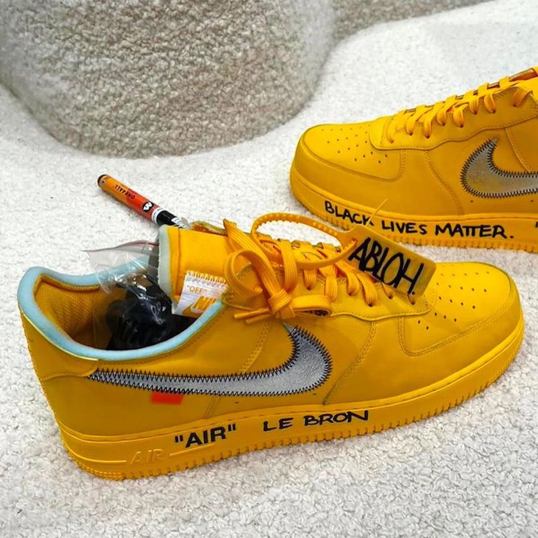d9sta's tweet photo. Lebron James Previews the Off-White x Nike Air Force 1 “University Gold” https://t.co/rpyRO9U1RE