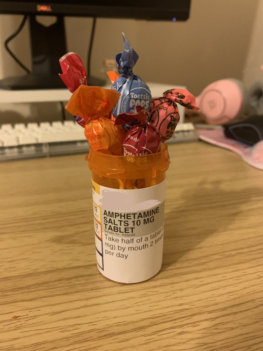 gerawrdXD's tweet photo. this is my new favorite way to store candy https://t.co/DEGu5VPmQO