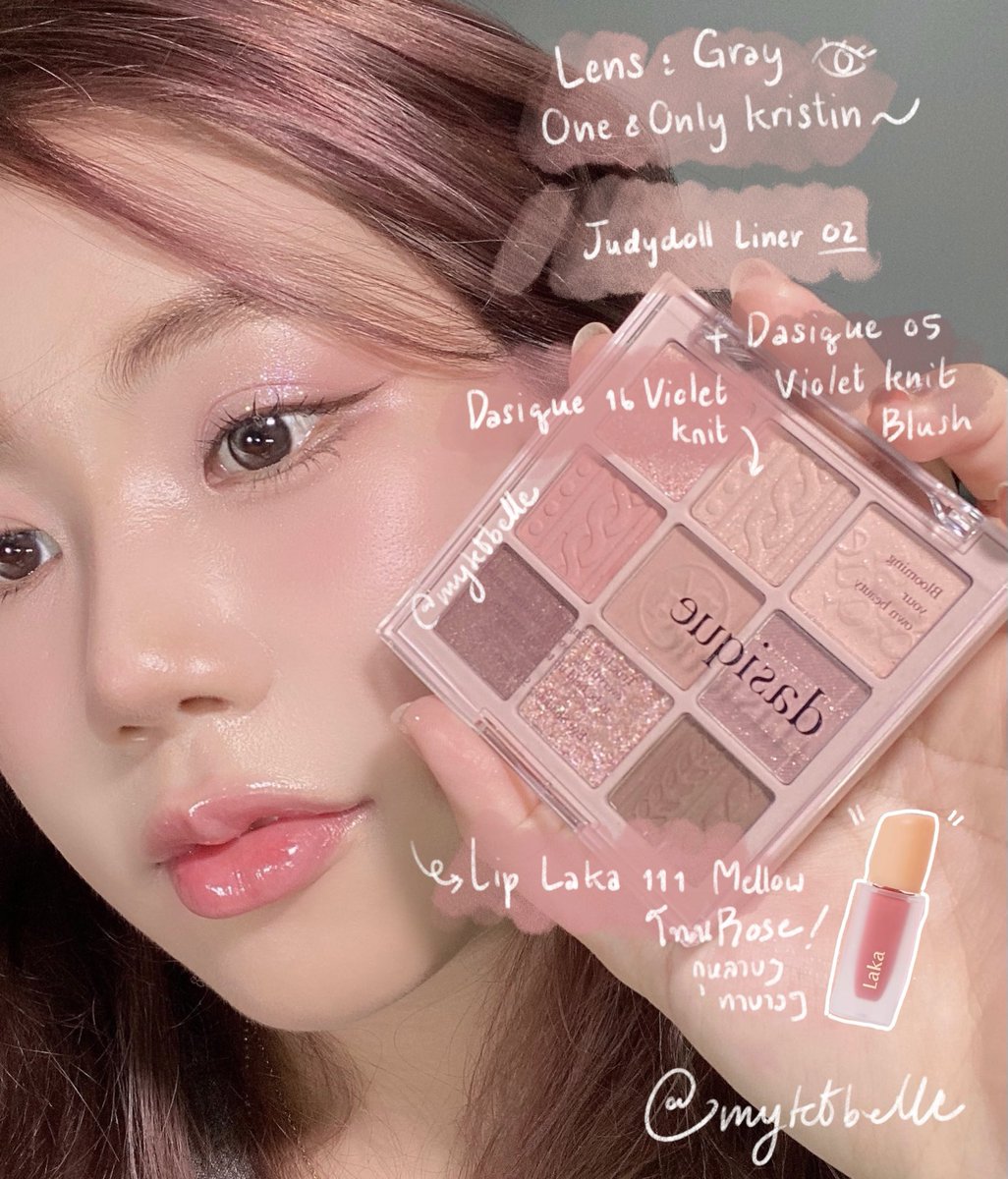 MyKtbelle's tweet photo. วี้ดๆ เทอคนนั้นคือฉันอีกคน ลุคนี้คือสาขาเกาหลีเว่อร์ พบแล้วว่า dasique Violet Knit ไม่ได้โทนเย็นขนาดนั้น หน้าแพนสีอาจจะดูหม���นดูม่วง แต่ ยังติดอุ่นอยู่จริง โทนนี้แต่งแล้วหน้าละมุนซอฟมาก ที่สุดดด ลุคนี้คนถามหาลิปบ่อยเว่อร์เป็นลิป LAKA นะคับ สี 111 Mellow นี่ทาบางๆนะ มัสแฮฟเท็มส์ !! https://t.co/2ZSuxrRc5R