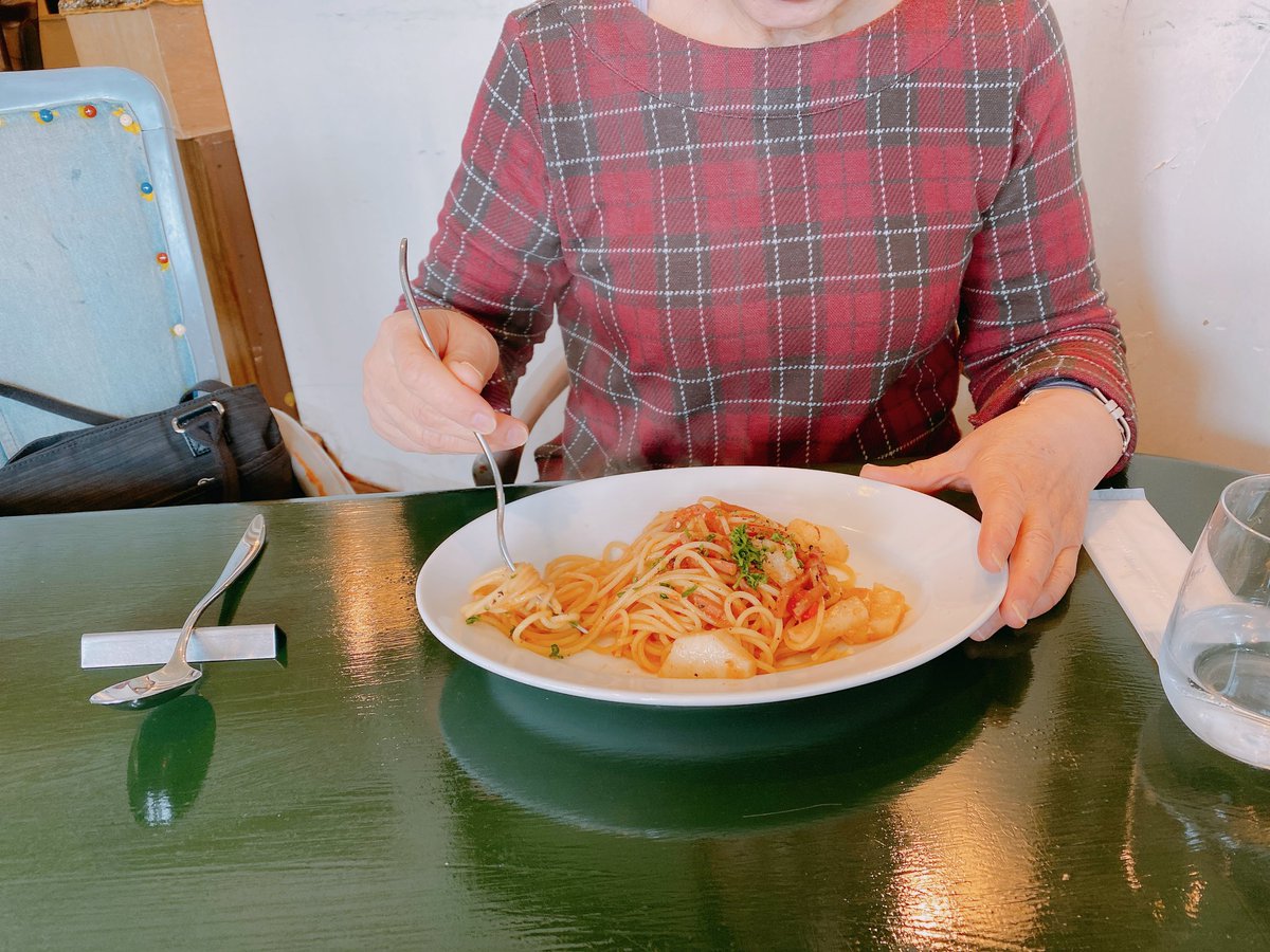 715mt16ngiii35's tweet photo. #つなぐる 商品券使える✨!わーい!
本日は親がパスタ、私オムライスのランチ👭
お肉とろけます〜
#ilfilo
美味しかった🥹 https://t.co/zqjzS8uDfn