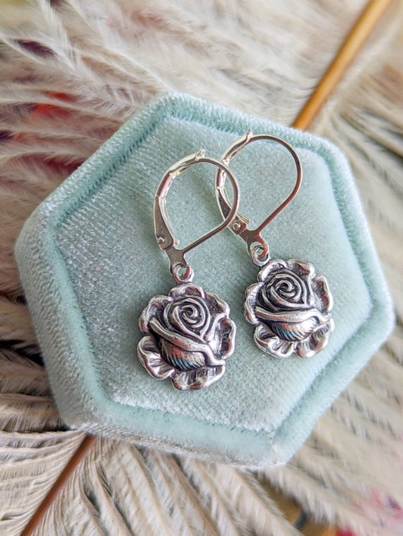 Silver Rose Earrings, Antiqued Silver Flower etsy.me/3hBwBhC #shabbychic #vintageinspired #prkjewelry #regencyjewelry @etsymktgtool