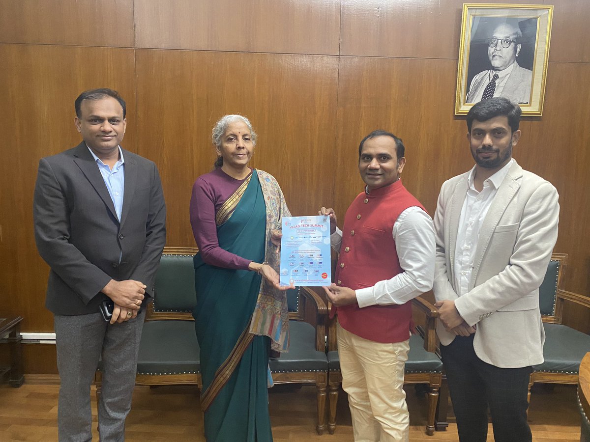 DrSrinubabu's tweet photo. Had a nice meeting with Honorable Minister of Finance and Corporate Affairs, Nirmala Sitharaman. Thanks for the time and guidance for #VizagTechSummit and upcoming #globaltechaummits scheduled across the #G20Countries #G20IndiaPresidency #Pulsus @nsitharaman @nsitharamanoffc https://t.co/993sLTgRYK