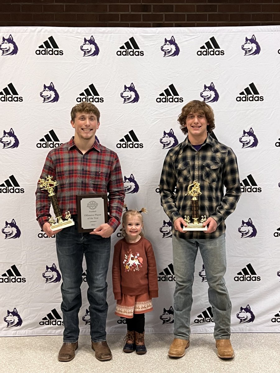 I’ve been blessed to receive the offensive player of the year for northwestern 3A/4A, and also most valuable offensive player. Thank you to all my coaches for a great 4 years and a great senior season!! Much love! <a href="/DrewCPiscopo/">Drew Piscopo 🏴‍☠️</a> <a href="/1huskybone/">Brian Hampton</a> <a href="/biscuitsandavey/">Avery Barr</a> <a href="/ashe_football/">Ashe County Football</a>