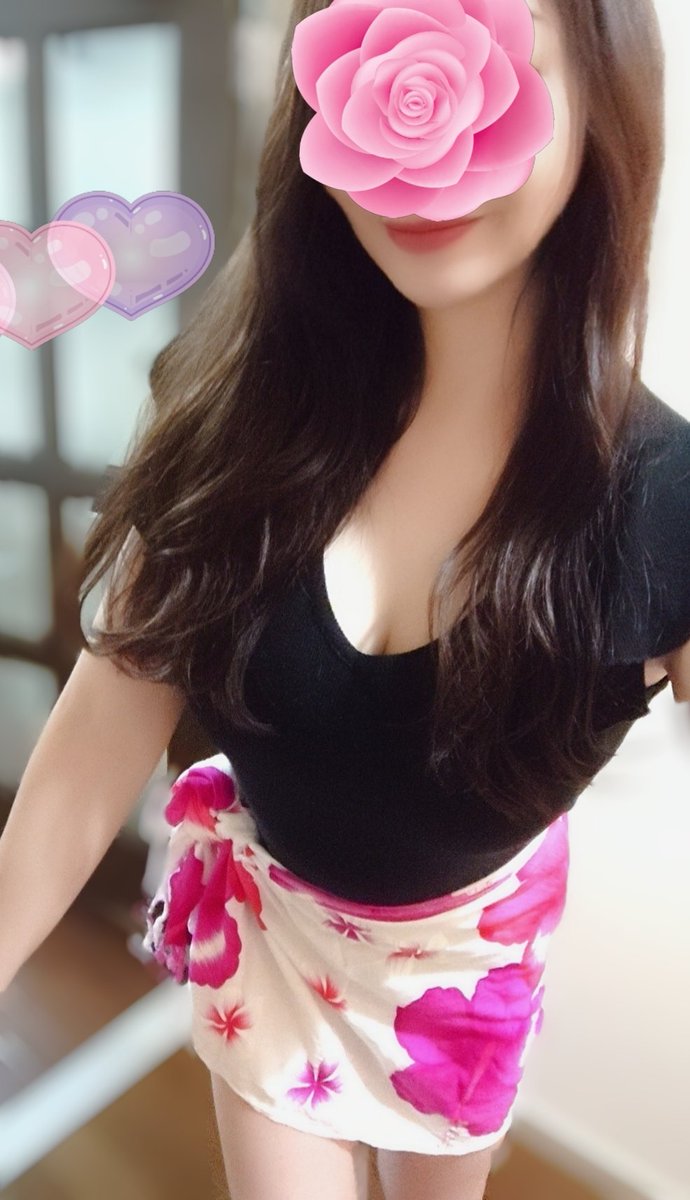 皆さまこんにちは✨
今日も冷えますね😞
先日お会いしましたお兄様方ありがとうございました❤️
ドキドキまったり時間楽しくて身体もスッキリしたと喜んで頂き嬉しい限りです☺️
本日出勤で仲良し様ありがとうございます🎵
16時半〜空き有りますので一緒にぬくぬく暖まりましょうね😉
ＤＭリクエストも🆗