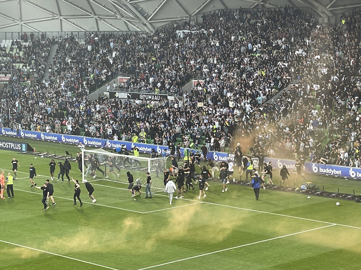 This is farcical, what an absolute disgrace. This is not how you protest. I wonder if Victory fans would’ve done the same thing if they were 1-0 up.