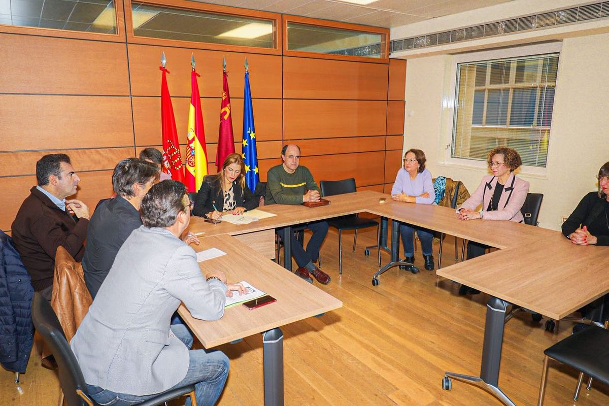 CarmenFructuos4's tweet photo. Con los proyectos de movilidad que desde el Gobierno del Ayuntamiento de Murcia estamos ejecutando, vamos a mejorar la calidad de vida de los vecinos y vecinas y a construir un municipio más amable y seguro.
#murciaenmarcha🚎🚲🚶♀️
#plandemovilidad22-25
#transformandomurcia https://t.co/kqIOuNk9cl