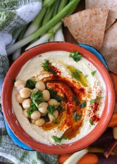 This delicious handed down Lebanese Hummus Recipe comes off without a hitch when made. It has a super creamy texture and fabulous flavor. themccallumsshamrockpatch.com/2017/08/31/leb… via <a href="/ShamPatchCrew/">Heidy L. McCallum</a>