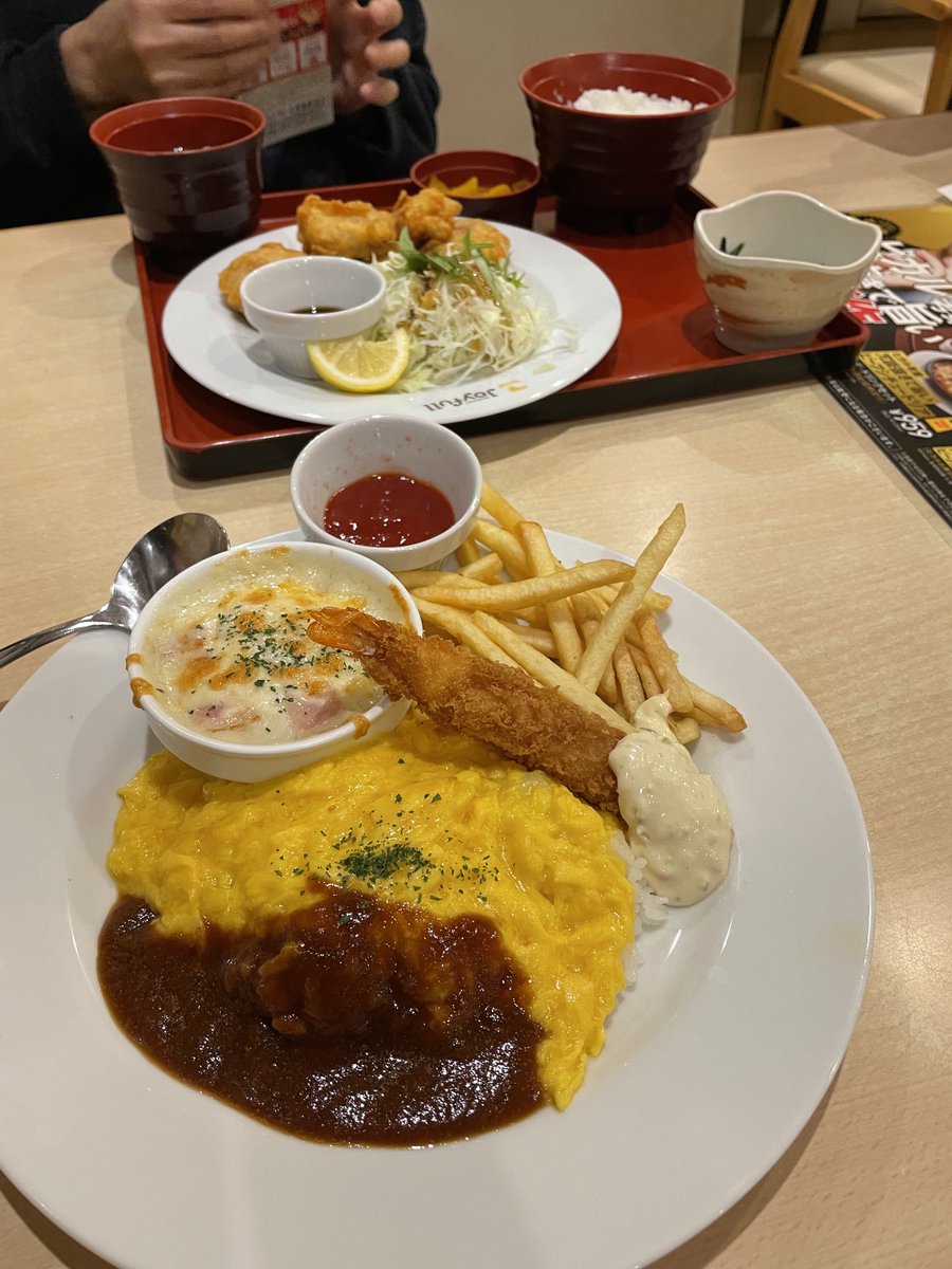 RikoSakinaka's tweet photo. ジョイフルな大人のお子様ランチ食べたぁ〜⤴️
美味しいかったぁ⤴️ https://t.co/ZXHrwBKsiT